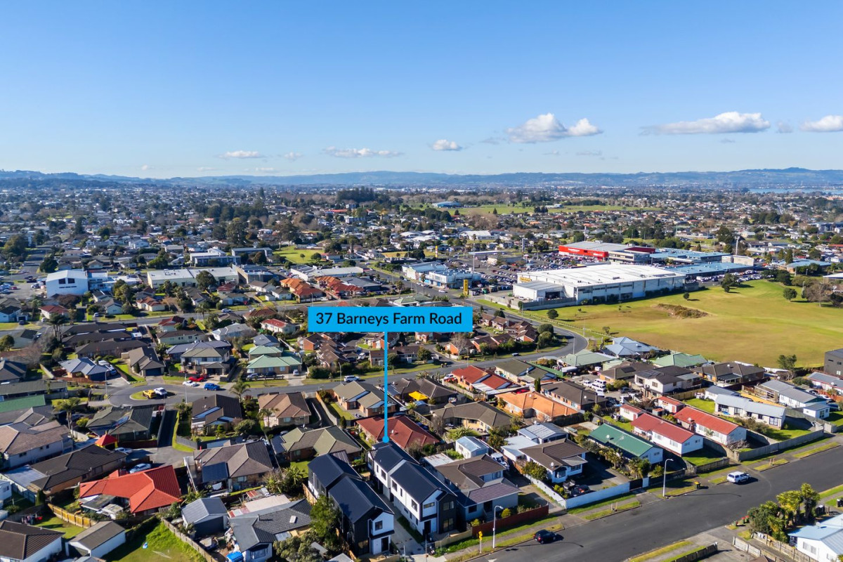 10 Year Master Builder Guarantee + 24 Months Builders Maintenance Guarantee, 133m2 Brandnew standalone 4 beds 2.5 baths home with garage, 1-4/37 Barneys Farm Road, Clendon Park, Auckland