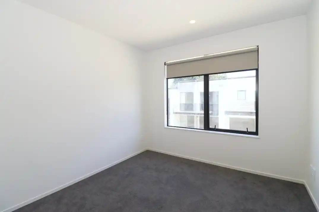For rent, 3 beds 1 bath home with car park, Available from 5th Aug, 1 Korokio Lane, Henderson, Auckland