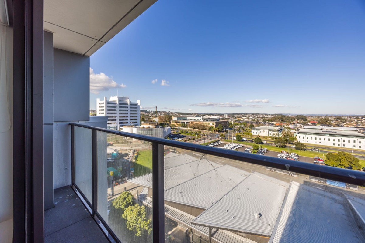 46m2 Freehold 2 beds 1 bath apartment, move-in ready, Directly opposite Manukau Train Station, Just a short walk to Westfield Manukau, 813/17 Putney Way, Manukau, Auckland