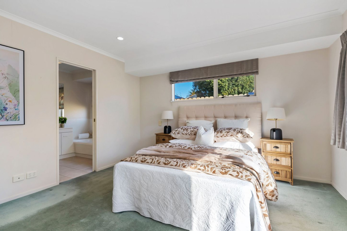 Selling to Settle in Australia, 514m2 section, Brick and tile 3 beds 1 bath house with double garage, 13 Montilla Place, Manurewa, Auckland