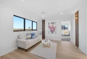 2 kitchens, 6 beds (4 ensuites) 5.5 baths house with double garage and 2 beds granny, 39 Park Green Avenue, Karaka, Auckland