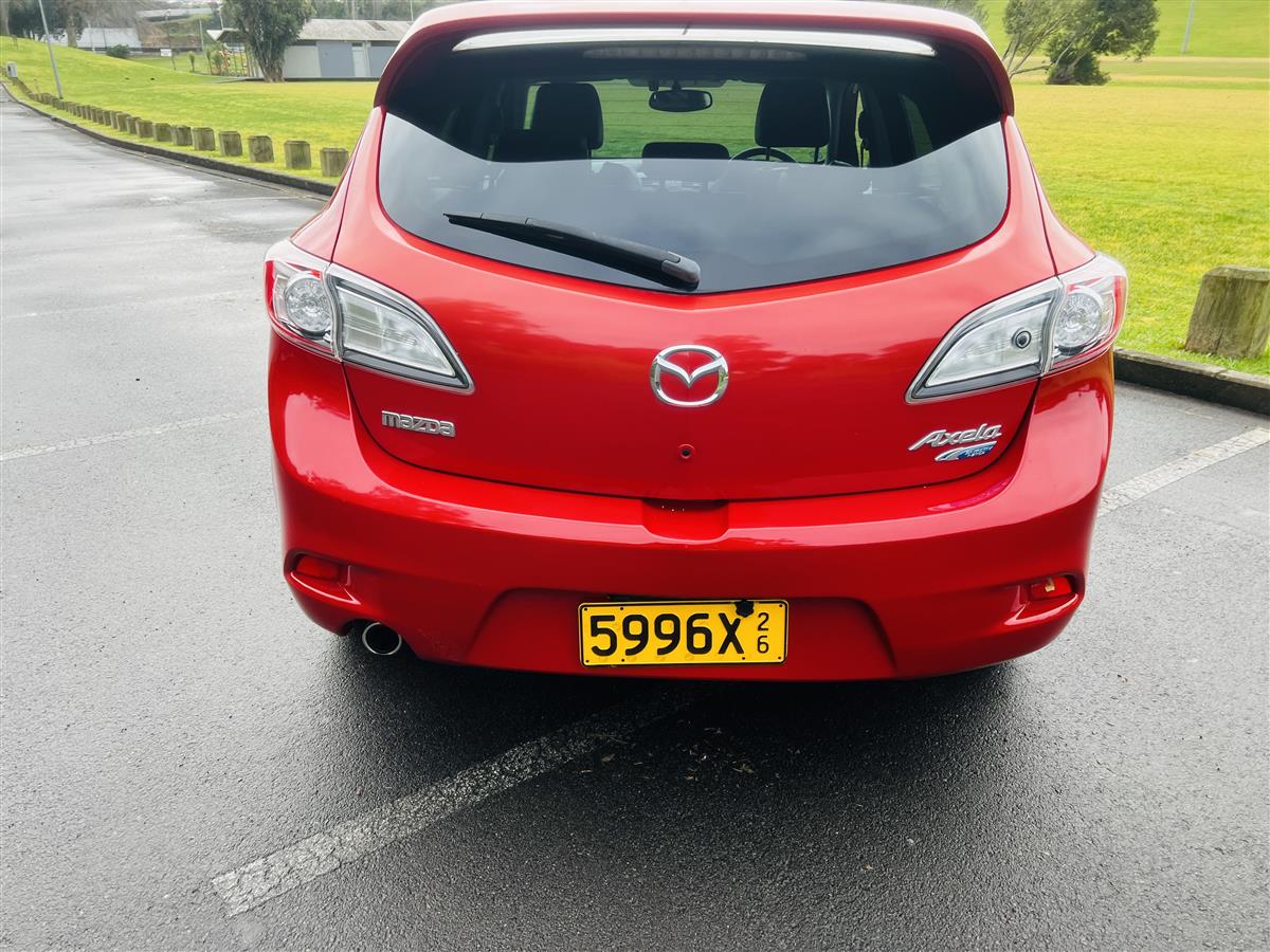 2012 Mazda Axela 2.0S LEATHER INTERIOR CRUISE CONTROL Hatchback Automatic. 5 seats, Petrol, 2,000 cc, 101,830 km