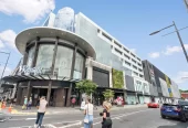 Overseas Vendor Must Sell – Double Grammar school zone (AGS & EGGS), 3 beds 2 baths apartment with 2 car parks, in the highly regarded King’s Square Apartments. 420/26 Remuera Road Newmarket, Auckland