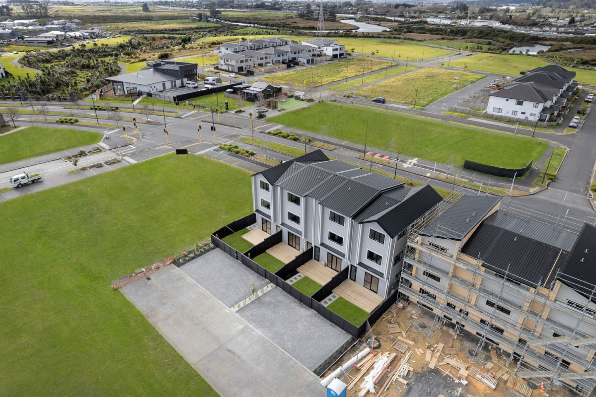 170m2 Brandnew 5 beds (2 ensuites) 3.5 baths home with 2 car parks, 174-180 Bremner Road, Karaka, Auckland