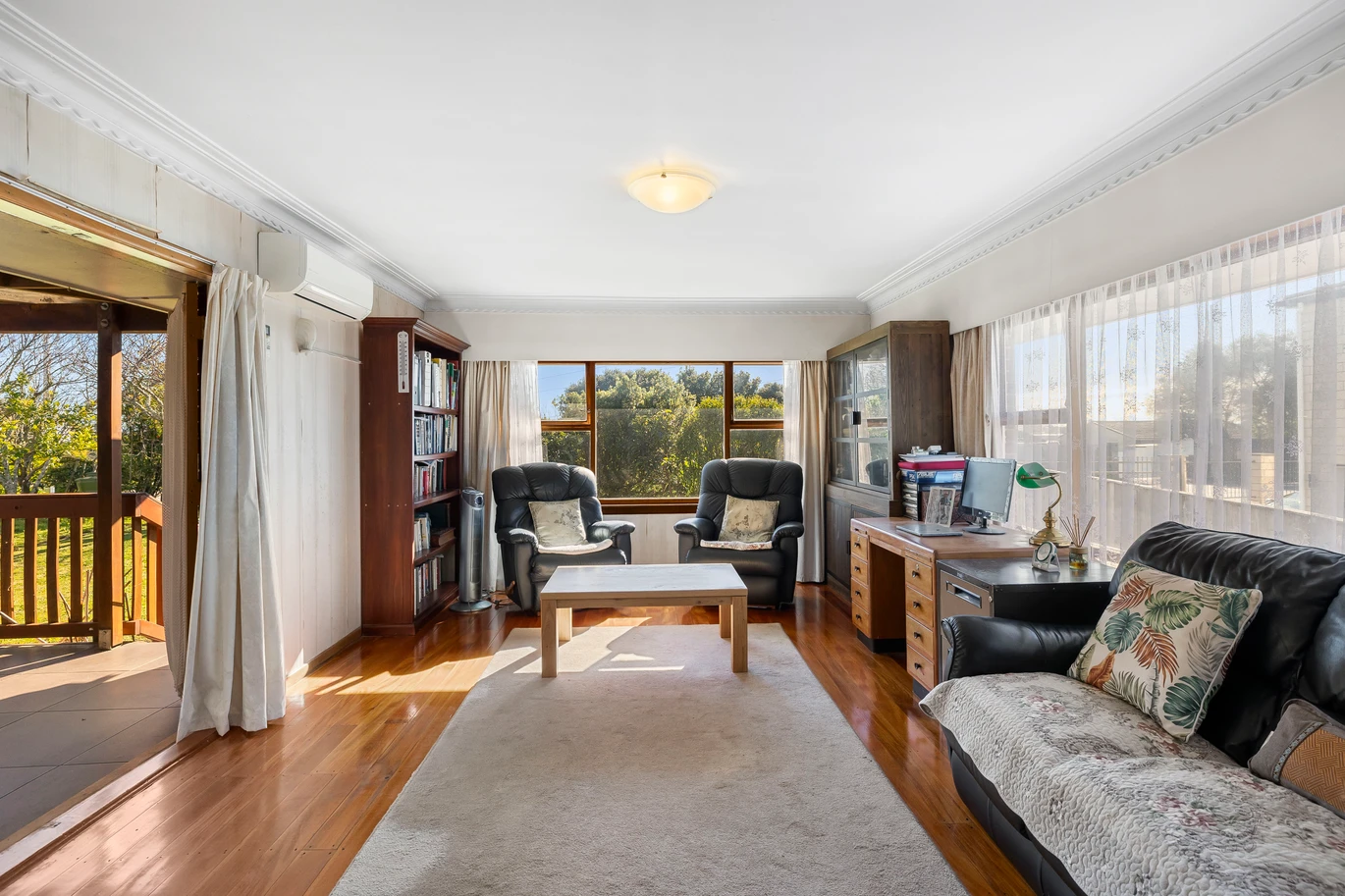 Once in nearly 25 years, 648m2 section, 225m2 Brick and tile 3 beds 1 bath house with double garage, workshop, a large rumpus and ample storage, Approx. 3 minutes to Sylvia Park Shopping Centre and motorway access, 87 Waipuna Road Mount Wellington, Auckland