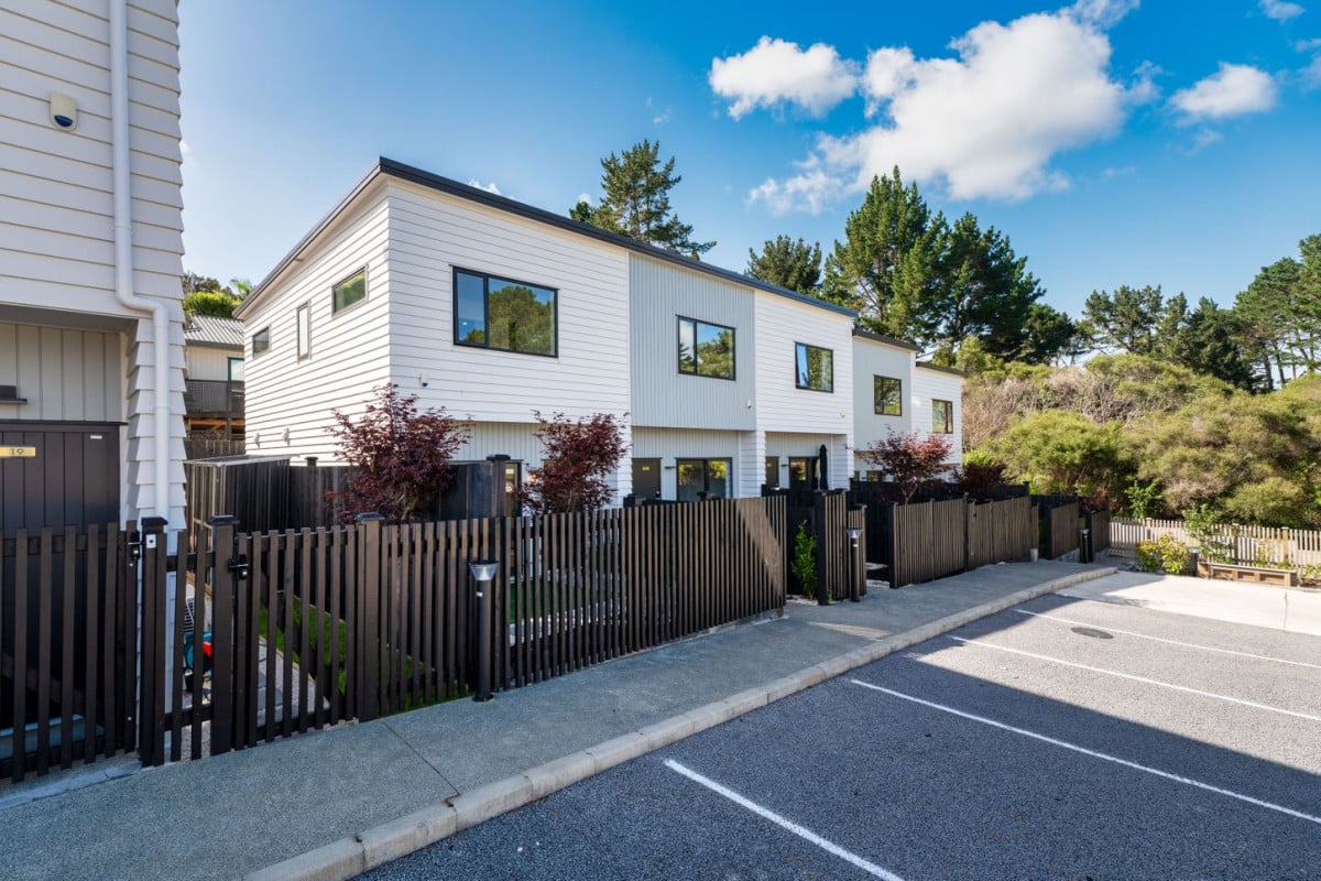 Affordable Brandnew freehold 2 beds 2 baths home with car park, Move-in ready, Located just a short walk to Heron Park and Fairlands Reserve, Lot 20/38 Fairlands Avenue, Waterview, Auckland