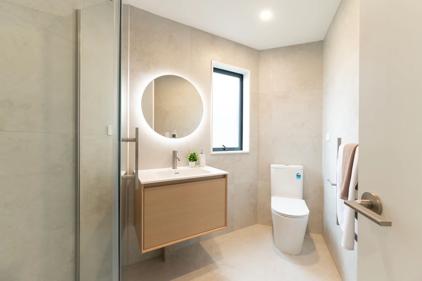 179m2 Brandnew standalone 4 beds (3 ensuites) 4 baths home with garage, 30B Tomintoul Place Highland Park, Auckland