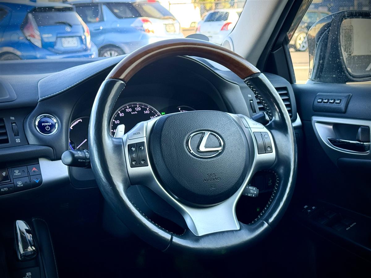 2013 Lexus CT 200h Hybrid Ver L Full Leather Seats Hatchback Automatic,5 seats, Black, 1,800 cc, 149,100 km