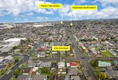 Once for around 41 years, Auction RESERVE SET $500,000, Standalone 3 beds 1 bath house with garage, The owners are ready to move on, 2/36 York Road Papatoetoe, Auckland