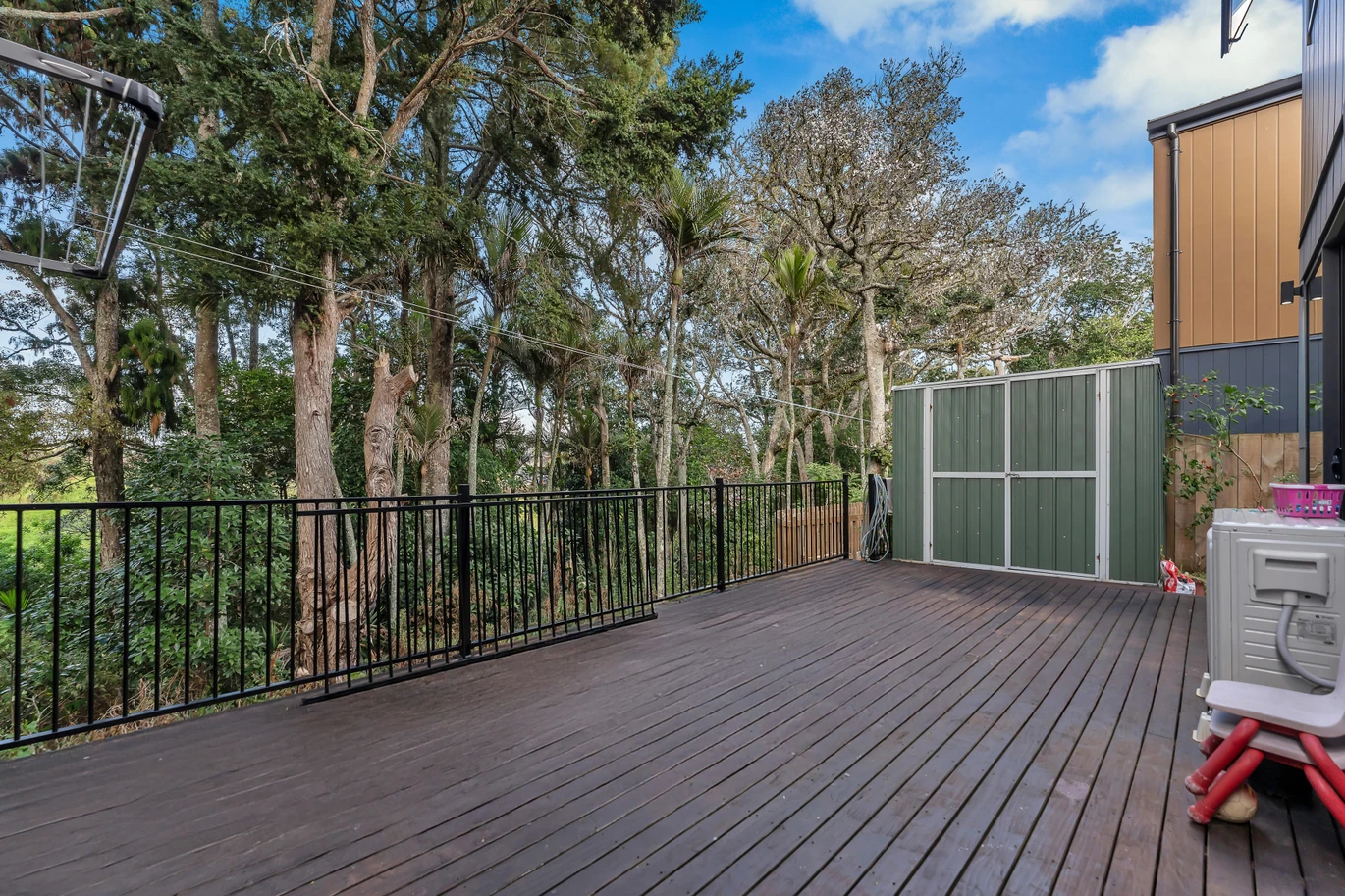 Nearly New, Next to the Reserve-Mission Heights! Owners relocating, 4 beds 2.5 baths house with garage, 13 Pumau Place Flat Bush, Auckland