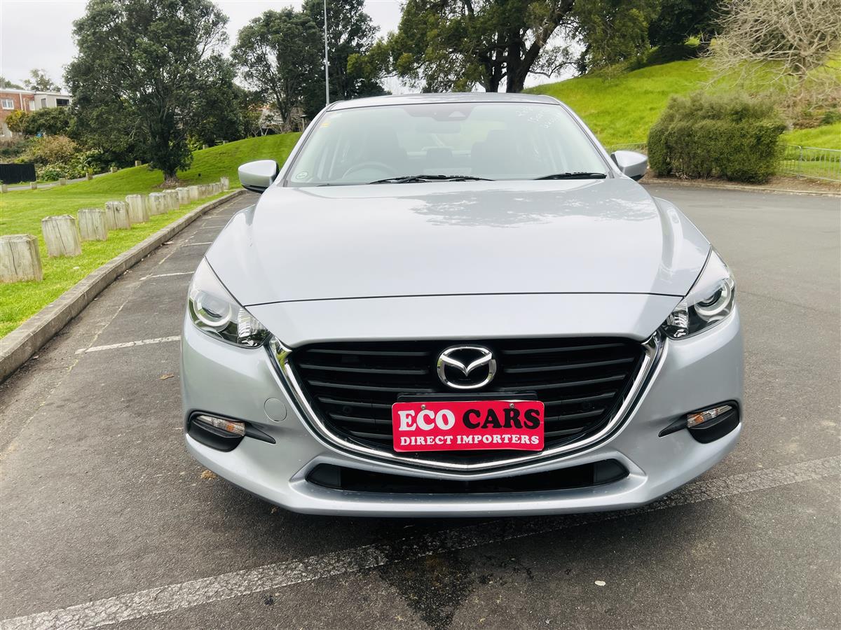 2018 Mazda Axela APPLE CAR PLAY 44000 KMS ONLY Hatchback Automatic, 5 seats, Petrol, 1,500 cc