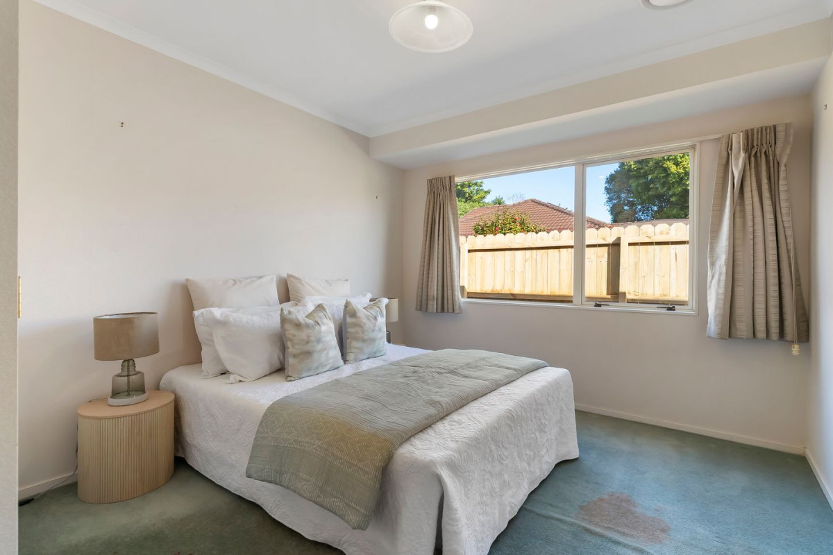 Selling to Settle in Australia, 514m2 section, Brick and tile 3 beds 1 bath house with double garage, 13 Montilla Place, Manurewa, Auckland