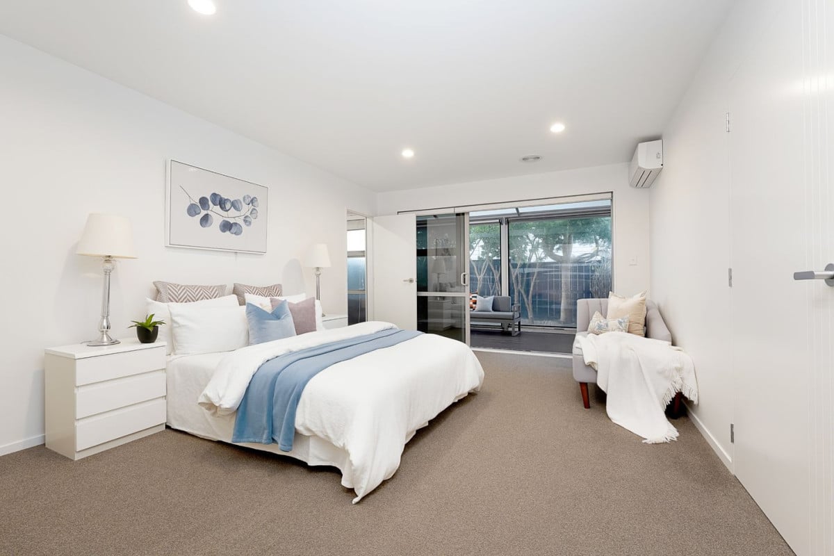 621m2 section, 2 kitchens, 334m2 5 beds ( 2 ensuites, Two additional semi-ensuite) 4 baths house with double garage, 2 ensuites ground floor, 9 Platinum Rise, Ranui, Auckland