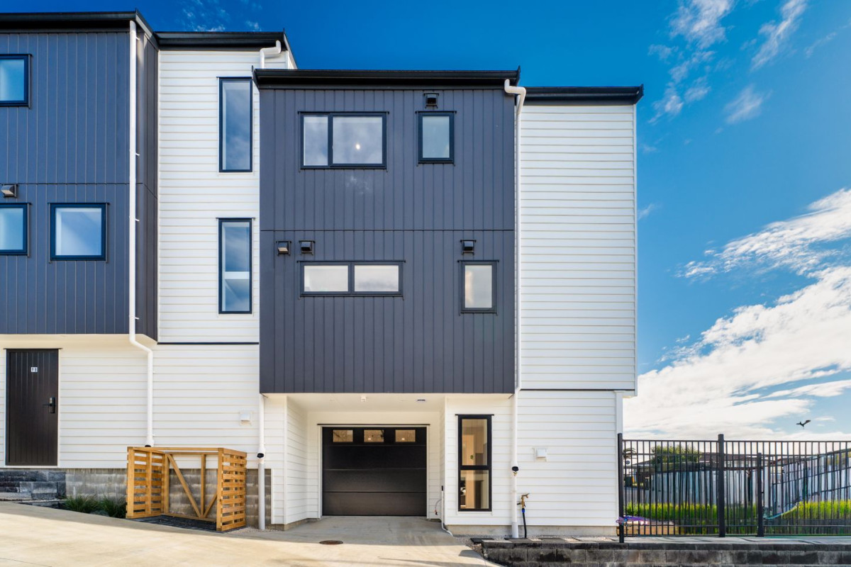 Brandnew freehold 4 beds 2.5 baths (4 toilets) home with garage, move-in ready, 79 A,B,C Gallony Avenue, Massey, Auckland