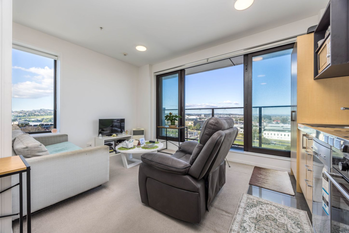 46m2 Freehold 2 beds 1 bath apartment, move-in ready, Directly opposite Manukau Train Station, Just a short walk to Westfield Manukau, 813/17 Putney Way, Manukau, Auckland