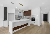 2 kitchens, 6 beds (2 ensuites) 4.5 baths house with garage and 1 bed granny, 65 Rashni Road Flat Bush, Auckland