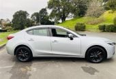 2018 Mazda Axela APPLE CAR PLAY 44000 KMS ONLY Hatchback Automatic, 5 seats, Petrol, 1,500 cc