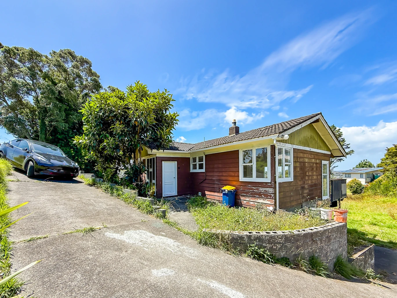 Urgent Sale, 3 beds 1 bath house on 1260m² section, Urban Zone, With RC approved for 9 premium units with garages, Ignore the $1,150,000 CV-our highly motivated vendor demands an immediate sale and urgently welcomes all reasonable offers, 305 Don Buck Road Massey, Auckland