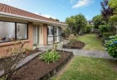 For rent, Brick and tile 3 beds 2 baths house with single garage, available 31st August, 2/2 Channing Crescent, Botany Downs, Auckland