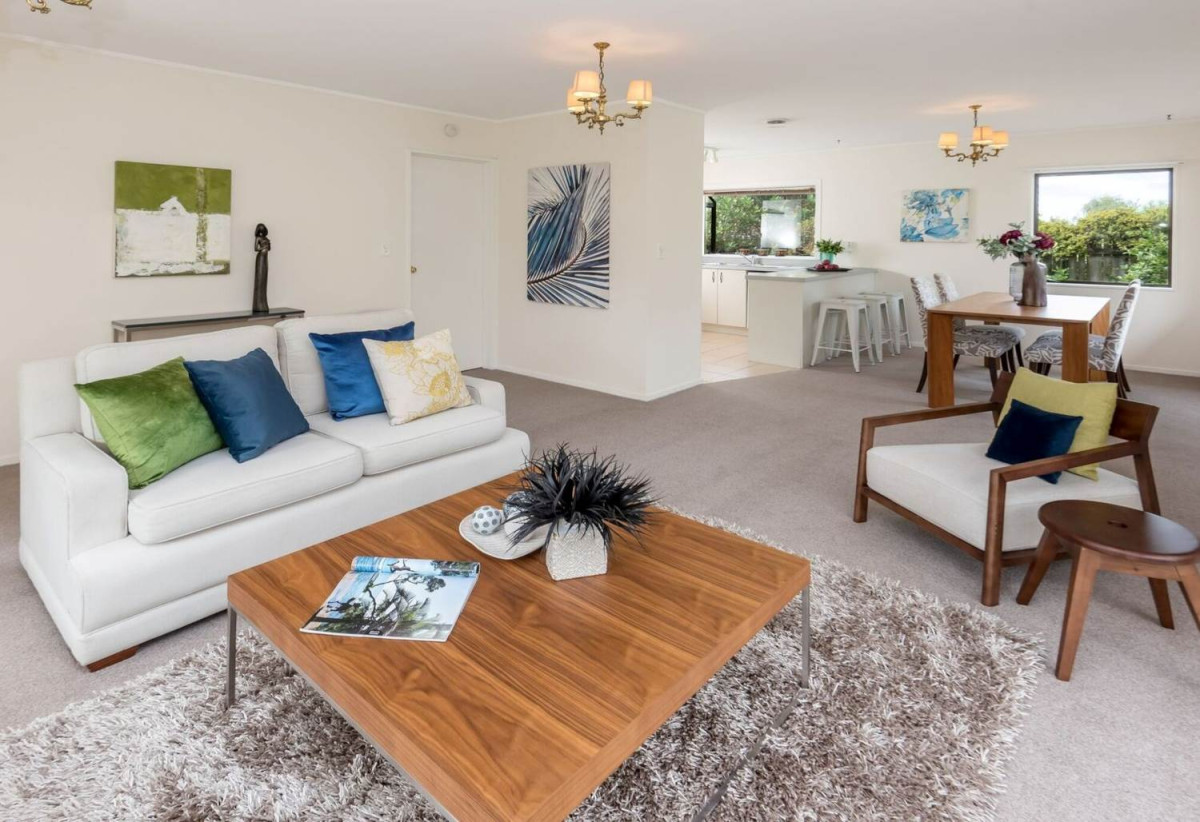 For rent, Brick and tile 3 beds 2 baths house with single garage, available 31st August, 2/2 Channing Crescent, Botany Downs, Auckland