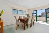 For rent, No smoking. Pets will be considered. 5 beds 3 baths house with double garage, available now, 7 Houhere Close, Albany, Auckland