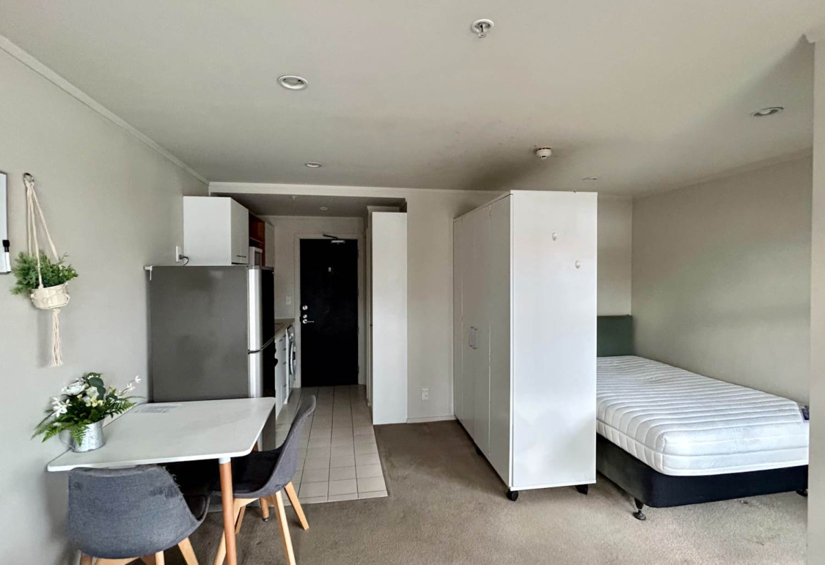 For rent, Fully furnished 1 bed 1 bath apartment in CBD, available 22nd August, 6e/109 Vincent Street, City Centre, Auckland