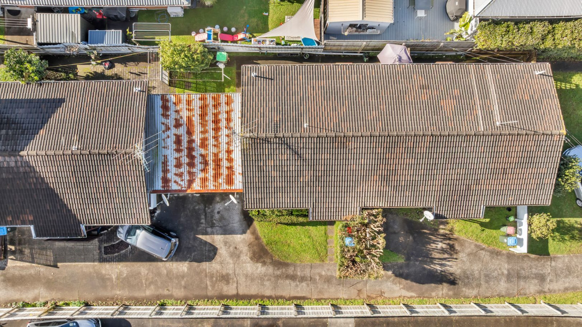 Owner downsizing, 2 beds 1 bath home with garage, 2/25 Kitchener Road, Sandringham, Auckland