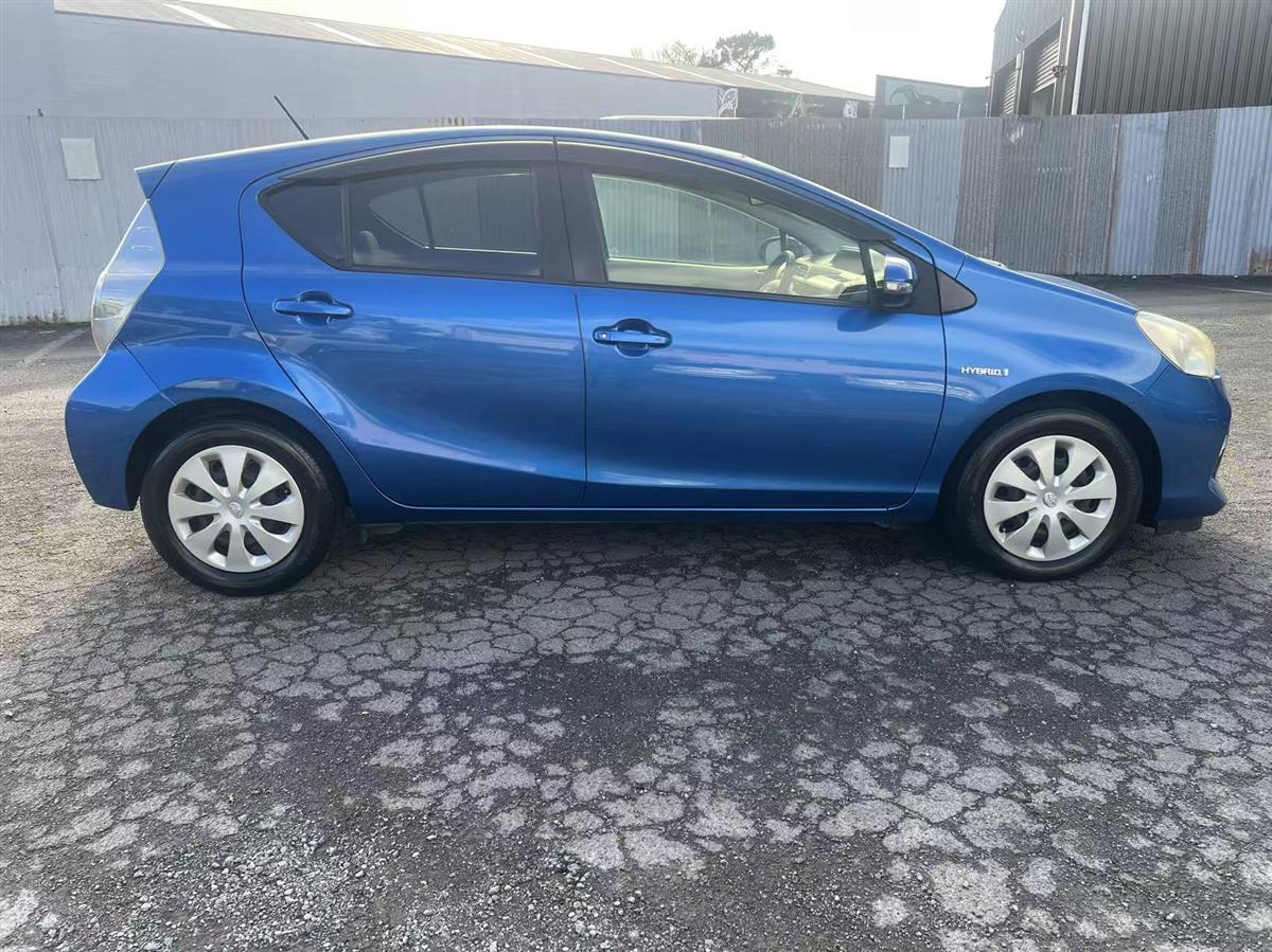 2012 Toyota Aqua G Hatchback Automatic, 5 seats, Hybrid, 1,496 cc, 128,356 km