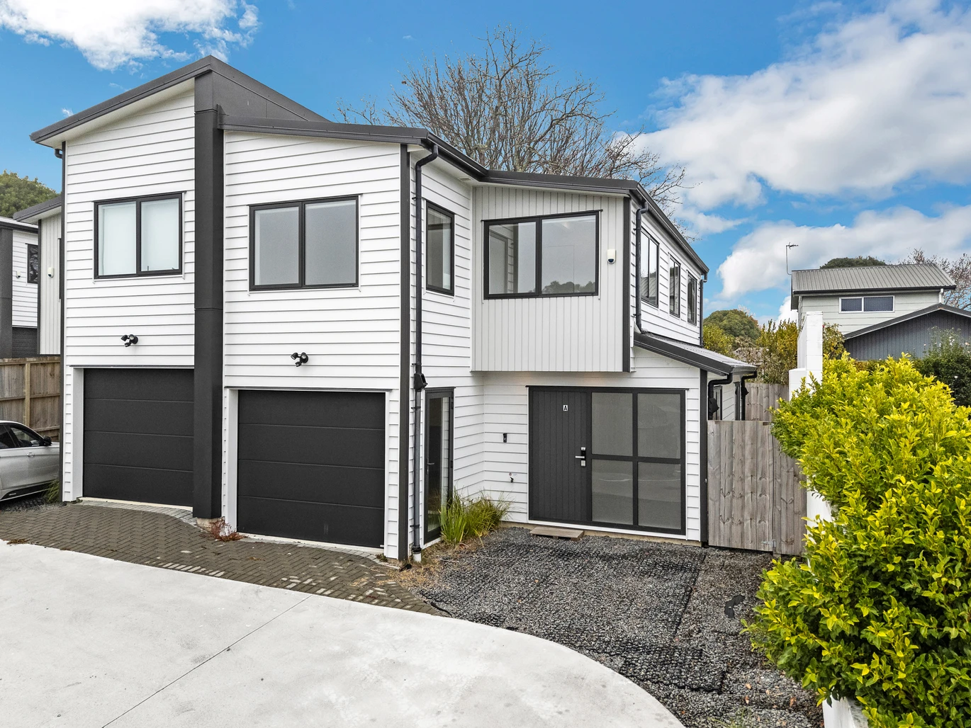 3 beds 2.5 baths home with garage, zoned for Howick Primary School, Howick Intermediate School, and Pakuranga College, 19A & D Vida Place Howick, Auckland