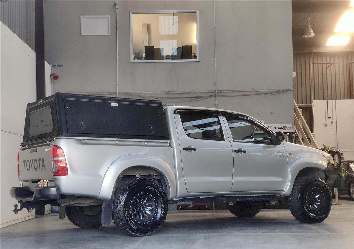 2012 Toyota Hilux 4WD 3.0TD DC/NZ NEW/LOTS OF EXTRAS Ute Automatic, 5 seats, Silver, Diesel, 116,613 km