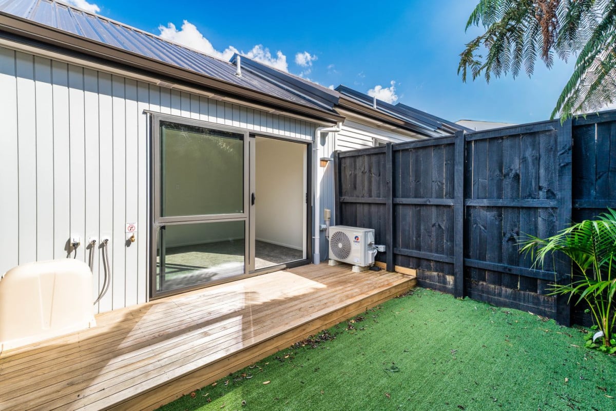 Water Views, Walk to Parks, Brandnew 3 beds 2.5 baths home with car park, 10&20/38 Fairlands Avenue, Waterview, Auckland