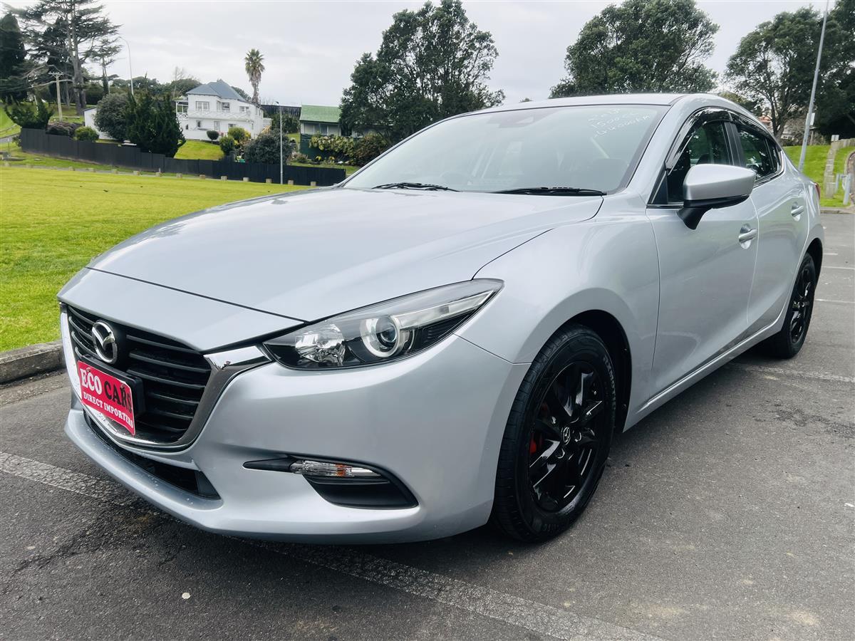 2018 Mazda Axela APPLE CAR PLAY 44000 KMS ONLY Hatchback Automatic, 5 seats, Petrol, 1,500 cc
