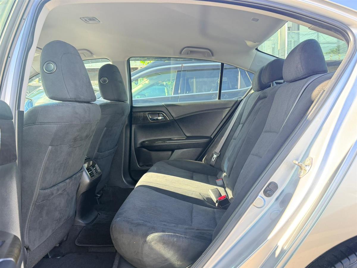 2014 Honda Accord HYBRID**Cruise Control**Factory Fitted Mags**Electric Seats** Sedan Automatic, Silver, 5 seats, Hybrid, 1,993 cc, 104,039 km
