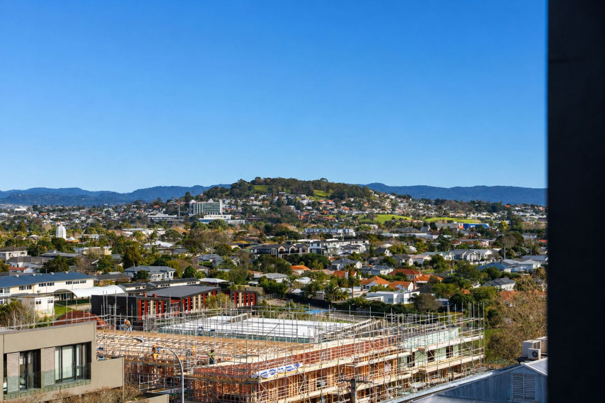 Double grammar school zone ( Mt Albert Grammar and Epsom Girls Grammar), 57m2 Freehold 2 beds 1 bath apartment, 512/428 Dominion Road, Mount Eden, Auckland