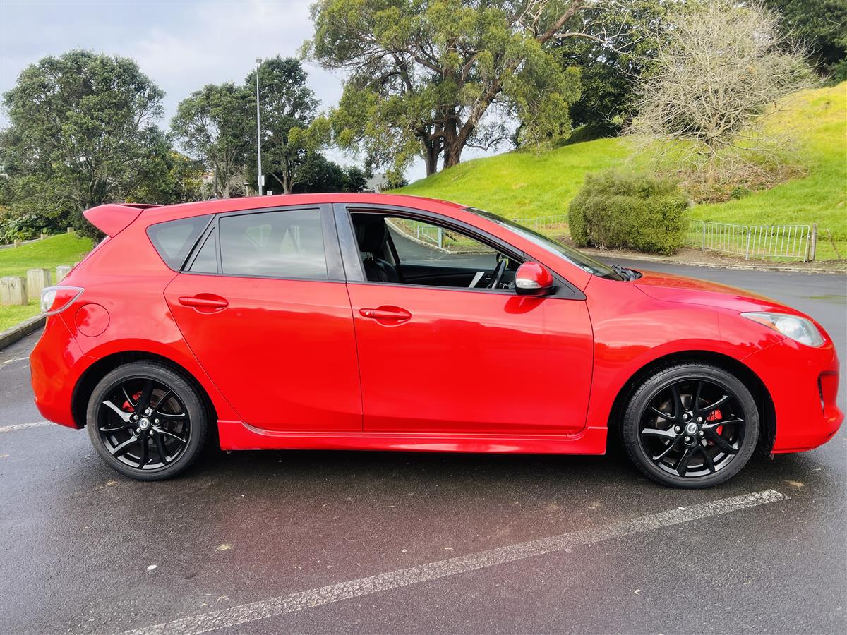 2012 Mazda Axela 2.0S LEATHER INTERIOR CRUISE CONTROL Hatchback Automatic. 5 seats, Petrol, 2,000 cc, 101,830 km