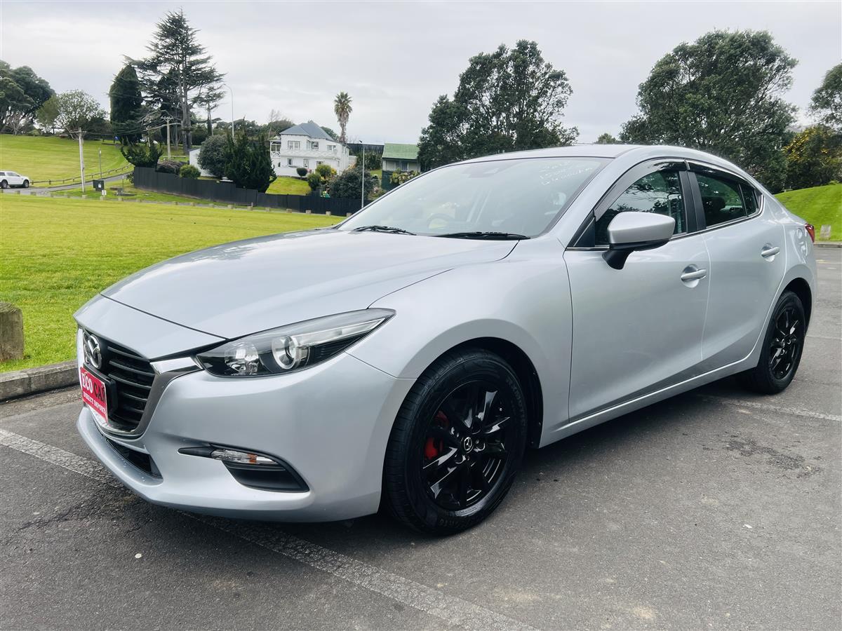2018 Mazda Axela APPLE CAR PLAY 44000 KMS ONLY Hatchback Automatic, 5 seats, Petrol, 1,500 cc