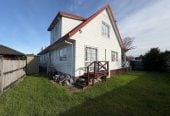 Mortgagee sale, 4oom2 section, 190m2 Standalone 3 beds + 2 rumpus rooms 2 baths house with car parks, 8 Evanda Crescent, Conifer Grove, Auckland
