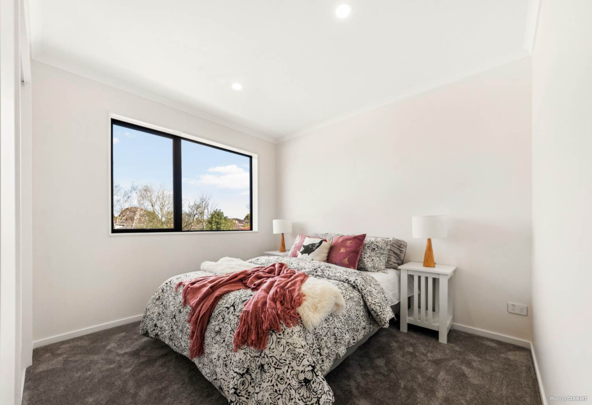 For rent, Macleans College zone, Brandnew 4 beds 2.5 baths home with garage, available 28th July, 9C Glennandrew Drive, Half Moon Bay, Auckland