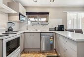 For rent,Brick and tile 3 beds 2 baths unit, 0.1 km to Pakuranga College, available now, 1/17 Liam Place, Half Moon Bay, Auckland