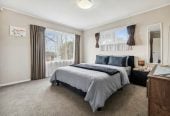 For rent,Brick and tile 3 beds 2 baths unit, 0.1 km to Pakuranga College, available now, 1/17 Liam Place, Half Moon Bay, Auckland