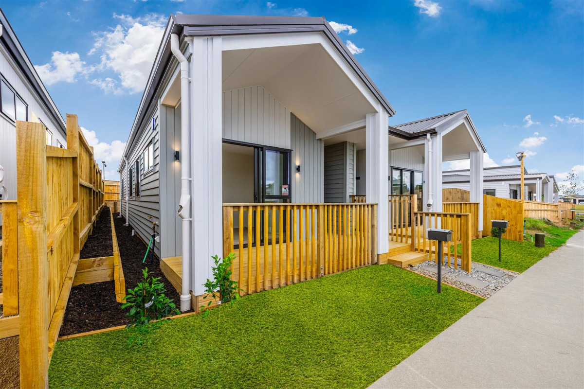 Brandnew 3 beds 1 bath duplex home with car park, 16 Ihi Place, Drury, Auckland