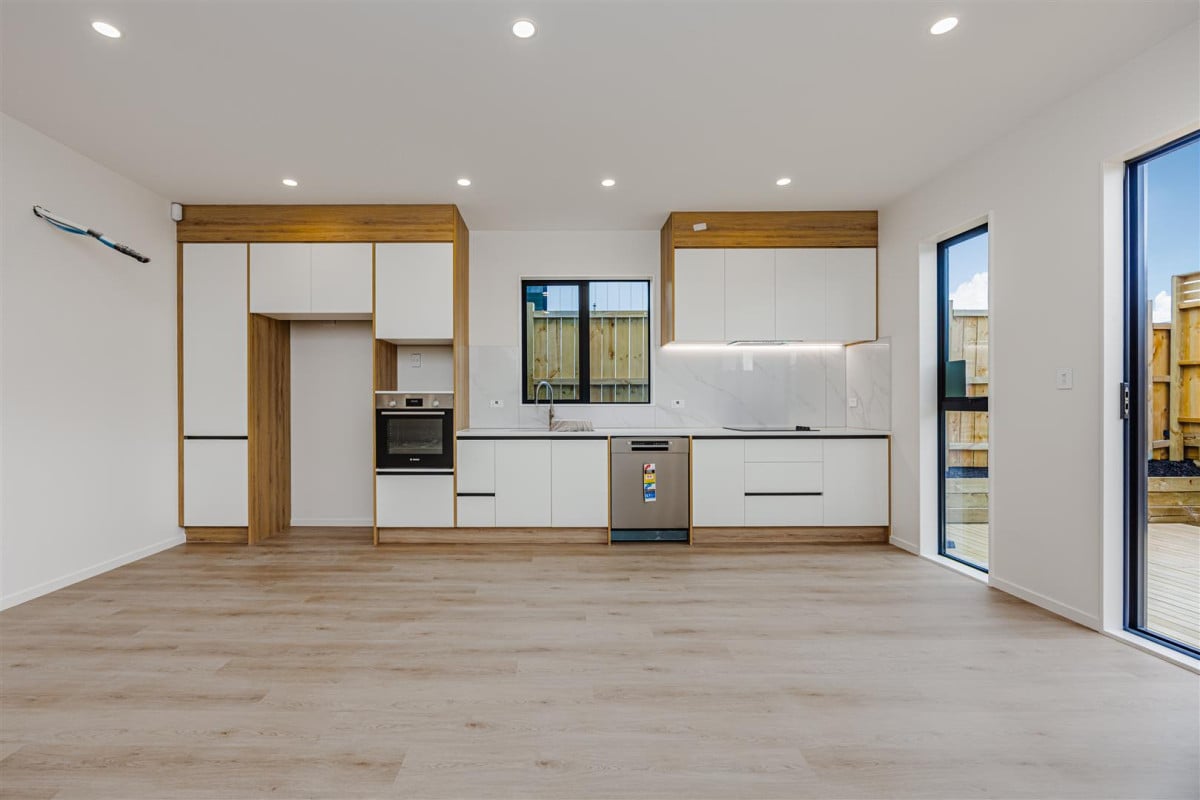 Brandnew 3 beds 1 bath duplex home with car park, 16 Ihi Place, Drury, Auckland