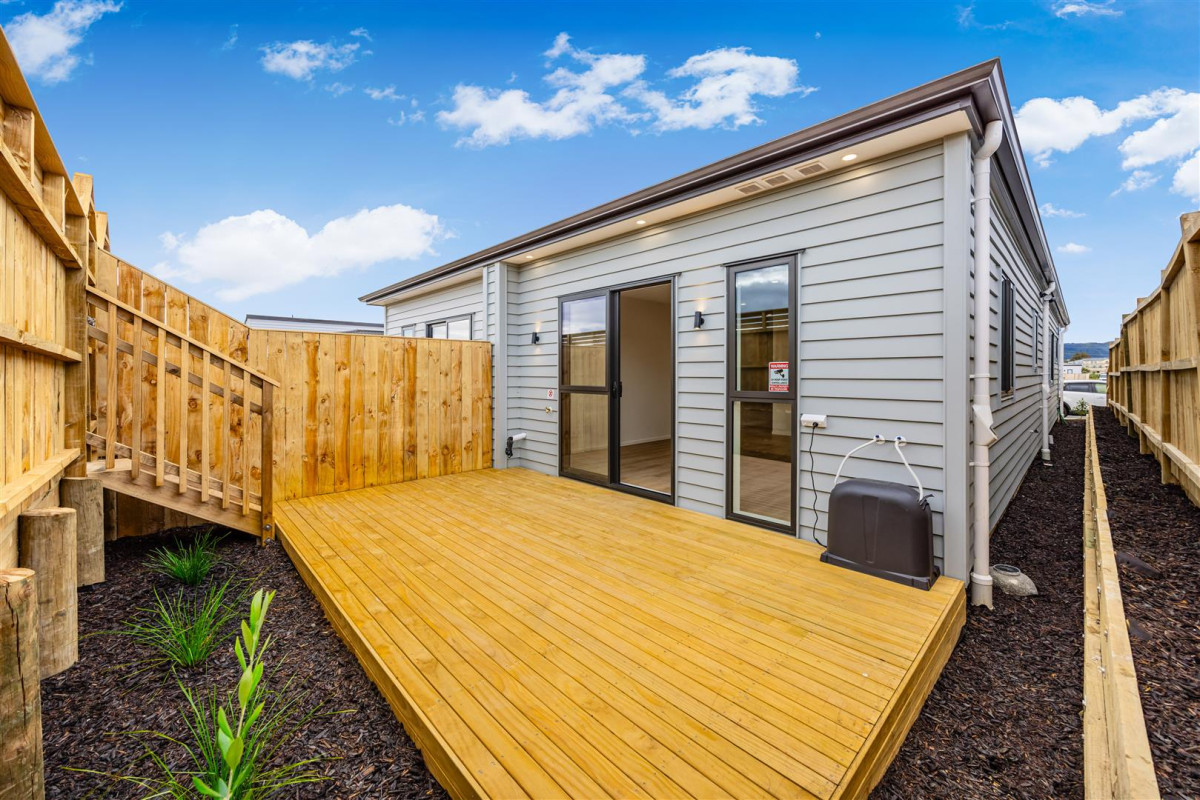 Brandnew 3 beds 1 bath duplex home with car park, 16 Ihi Place, Drury, Auckland