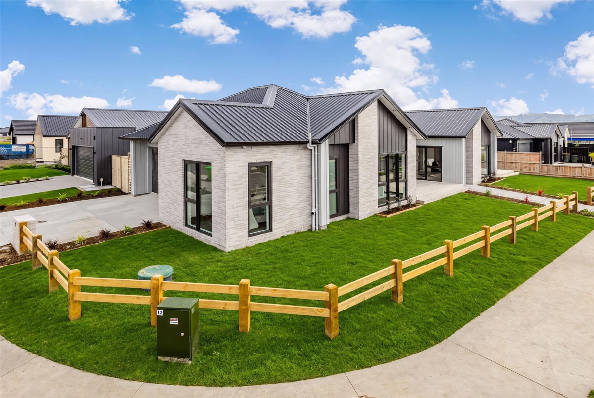 502m2 section, 175m2 Brandnew 4 beds 2.5 baths house with double garage, 8 Arahi Road, Clevedon, Auckland
