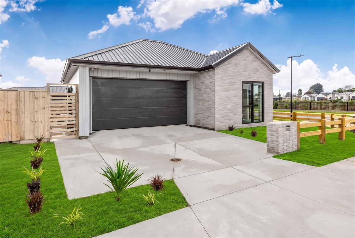 502m2 section, 175m2 Brandnew 4 beds 2.5 baths house with double garage, 8 Arahi Road, Clevedon, Auckland