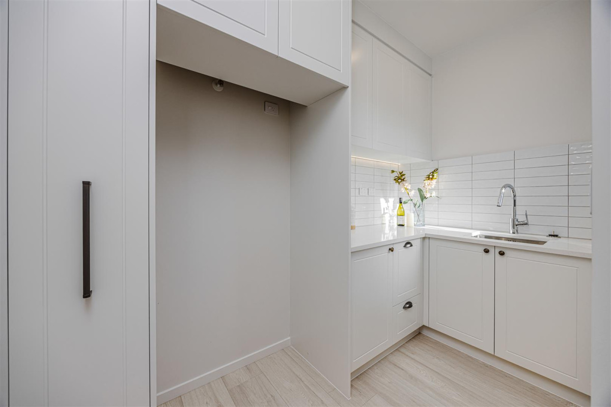 502m2 section, 175m2 Brandnew 4 beds 2.5 baths house with double garage, 8 Arahi Road, Clevedon, Auckland