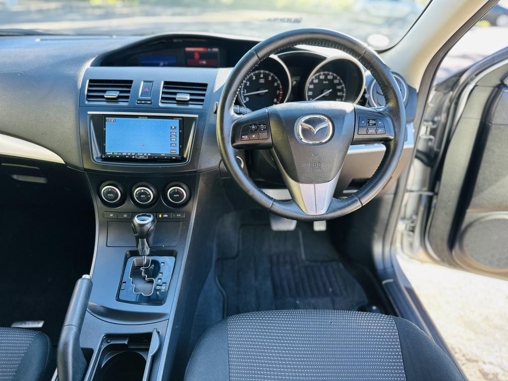2013 Mazda Axela SPORTS !! STUNNING ALLOYS !! Hatchback Tiptronic, Silver, 5 seats, New Import, Petrol, 1,500 cc, 78,065 km