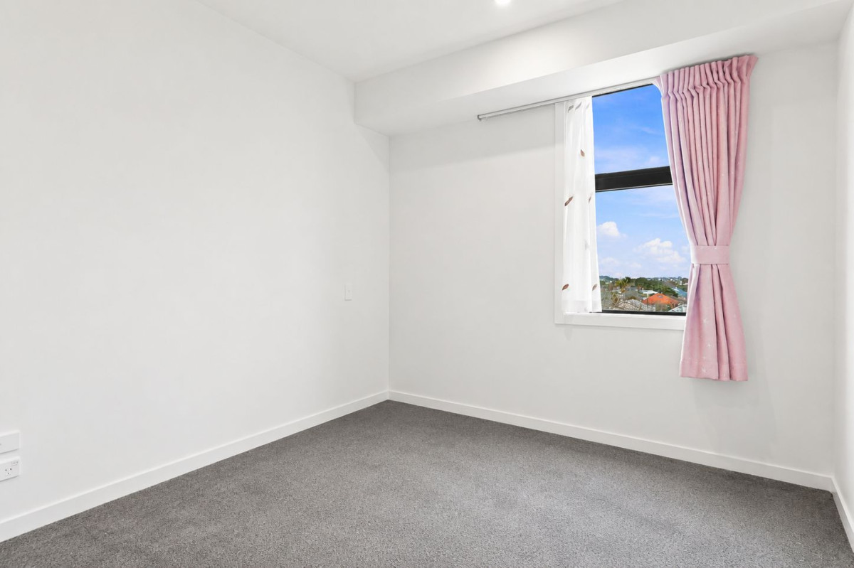 Double grammar school zone ( Mt Albert Grammar and Epsom Girls Grammar), 57m2 Freehold 2 beds 1 bath apartment, 512/428 Dominion Road, Mount Eden, Auckland