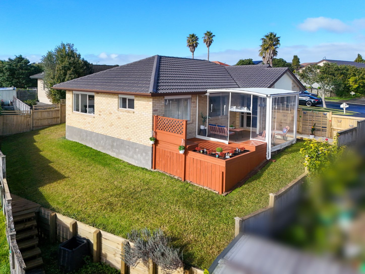 464m2 section, 139m2 Brick and tile 3 beds 2 baths house with double garage, 42 Rush Creek Drive, Westgate, Auckland
