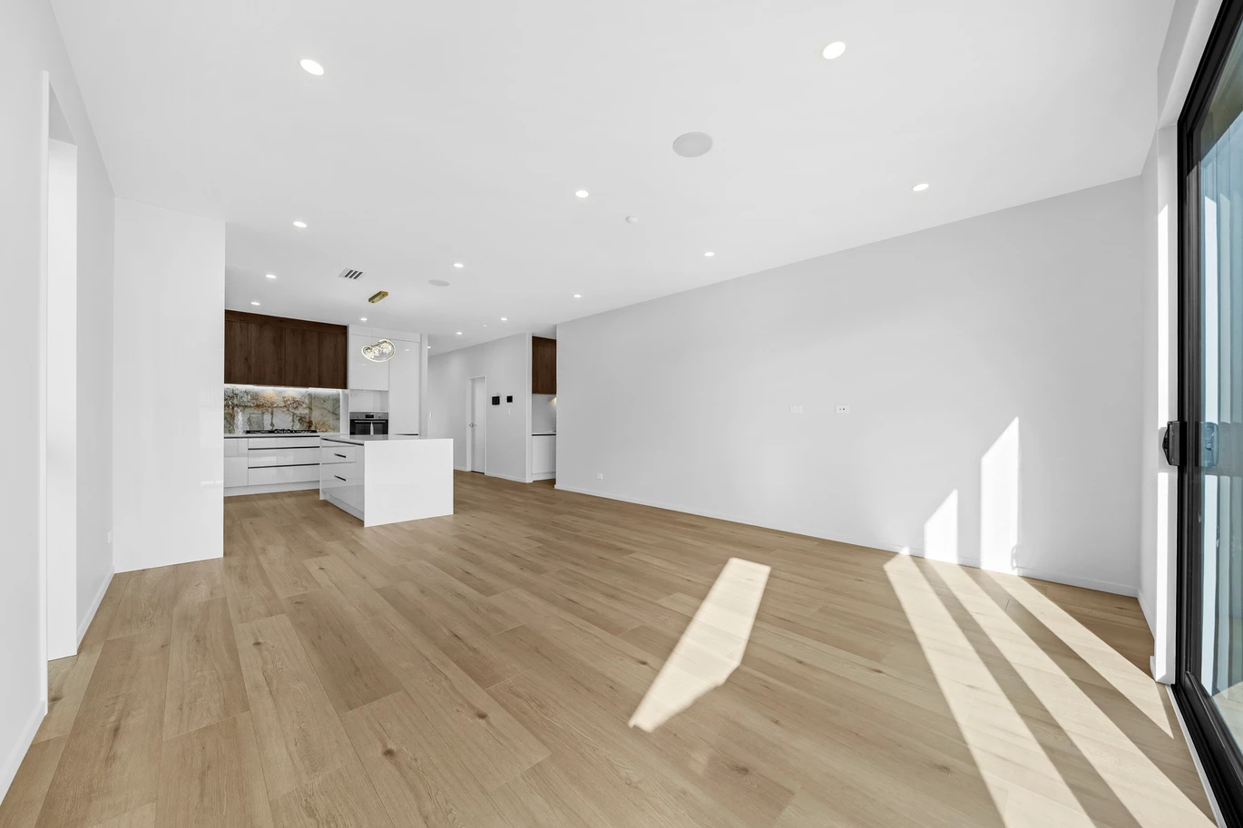 2 kitchens, 6 beds (2 ensuites) 4.5 baths house with garage and 1 bed granny, 65 Rashni Road Flat Bush, Auckland